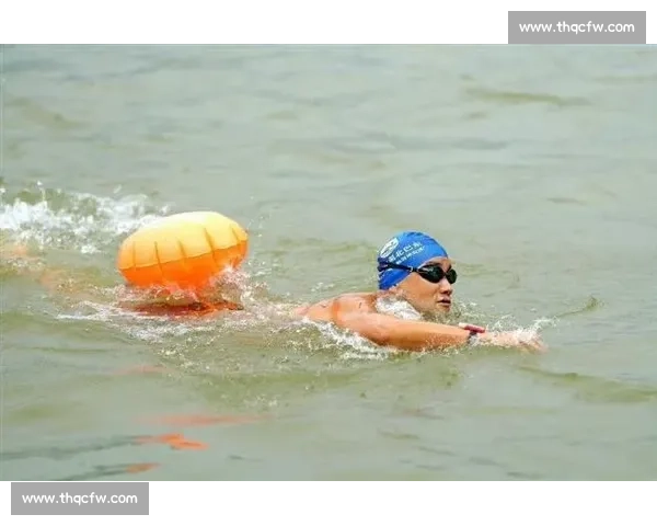 湖北首场冬泳赛巴东开赛 481 勇士逐浪三峡